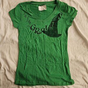 Wicked Musical Womens M Top VNeck Defy Gravity Medium Green Baby Tee T Shirt Y2K